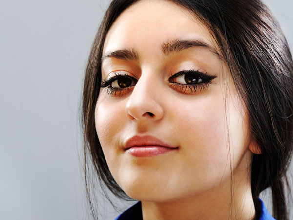 பார்லர் போகாமல், பைசா செலவில்லாமல் வீட்டிலேயே ஃபேஷியல் பண்ணலாம்...