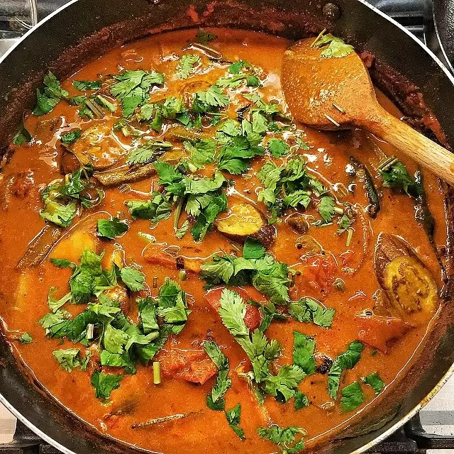 பெங்காலி ஸ்டைல் மீன் குழம்பு!!!