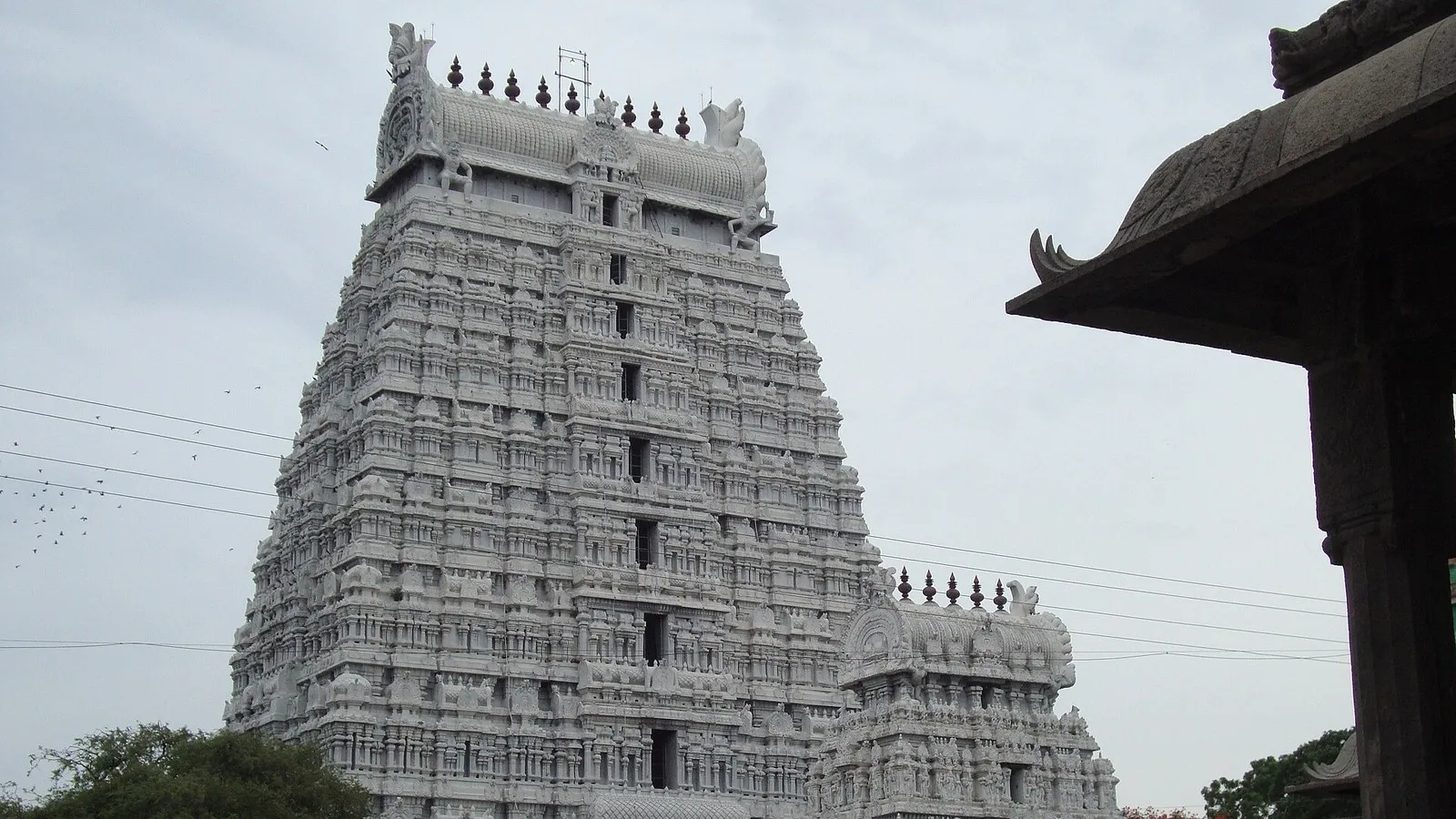 தமிழ்நாட்டுக் கோவில்கள் பகுதி 6: திருவண்ணாமலை அருணாசலேஸ்வரர் கோவில் – அக்கினித் தலமும் கிரிவலமும்
